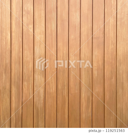 繊細な木目のある白茶色の縦目の板が並ぶ板壁の正方形の背景画像 119251563