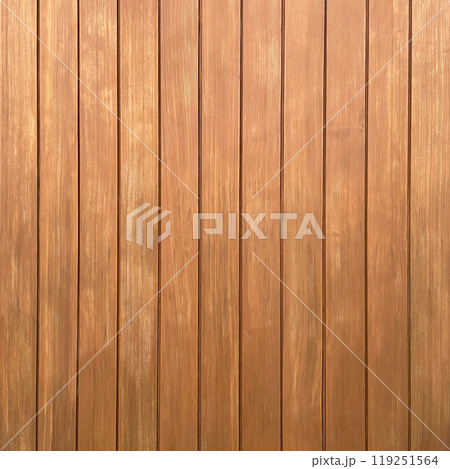 繊細な木目のある薄茶色の縦目の板が並ぶ板壁の正方形の背景画像 119251564