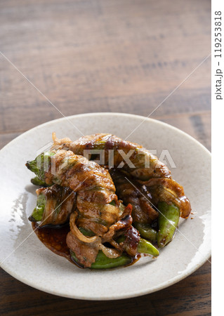 万願寺とうがらしの豚肉巻き 119253818