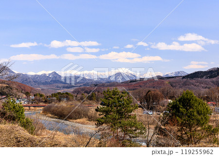 北海道平取町、振内地区から望む幌尻岳【4月】 北海道平取町、振内地区から望む幌尻岳【4月】 119255962