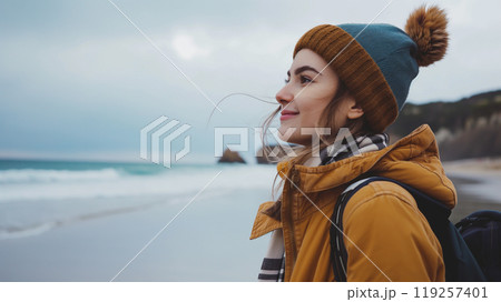 海辺で微笑む女性の横顔のイラスト素材 [119257401] - PIXTA