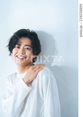 男性ポートレート　美容　メンズコスメ 119258804