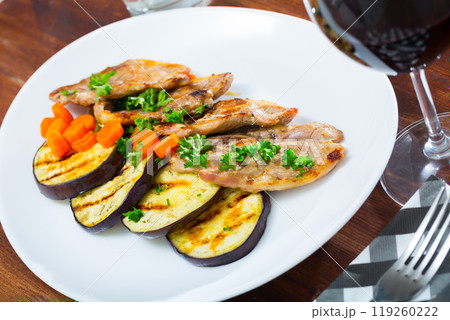 Slices of mutton with grilled eggplant 119260222