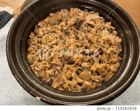 北海道産灯台つぶ貝の土鍋炊き込みご飯 旨みたっぷりの炊き込み飯 119262659