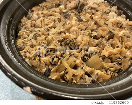 北海道産灯台つぶ貝の土鍋炊き込みご飯 旨みたっぷりの炊き込み飯 北海道産灯台つぶ貝の土鍋炊き込みご飯 旨みたっぷりの炊き込み飯 119262660