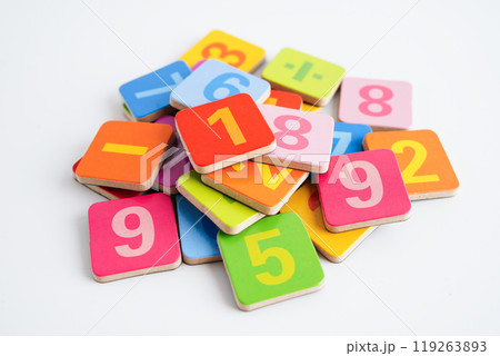 Number wood block cubes for learning Mathematic, education math. Number wood block cubes for learning Mathematic, education math. 119263893