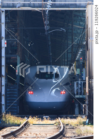 検修庫で休む新幹線N700S系 検修庫で休む新幹線N700S系 119266024