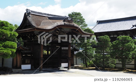 京都 仁和寺 勅使門 119266065