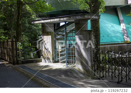 石切夢観音霊堂の裏の回転ドア（2024年9月撮影） 119267232