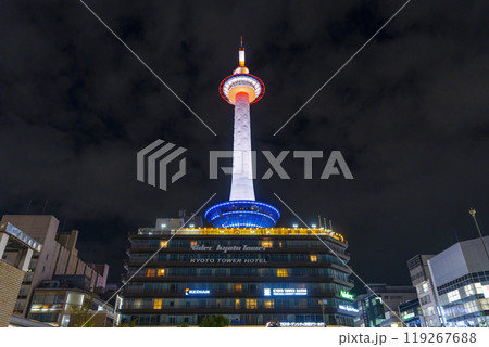 美しい夜景と京都タワーライトアップ 119267688