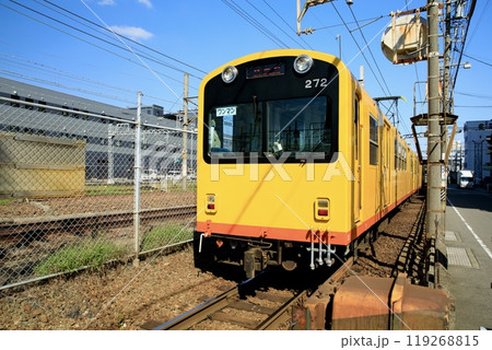 三岐鉄道、北勢線の西桑名駅付近を走る270系電車 三岐鉄道、北勢線の西桑名駅付近を走る270系電車 119268815