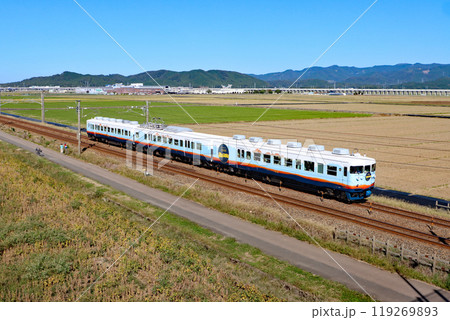 福井県内を走る413系一万三千尺物語 ハピライン福井 芦原温泉駅~丸岡駅 五本跨線橋・丸岡ストレート 福井県内を走る413系一万三千尺物語 ハピライン福井 芦原温泉駅~丸岡駅 五本跨線橋・丸岡ストレート 119269893