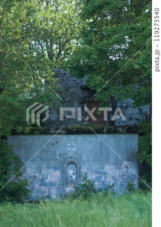 abandoned church ruins in the bush abandoned church ruins in the bush 119273540