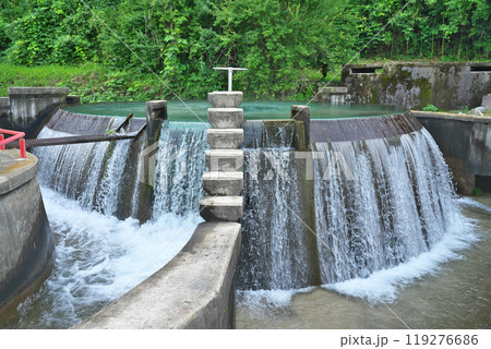 【東山円筒分水槽】 富山県魚津市東山 119276686