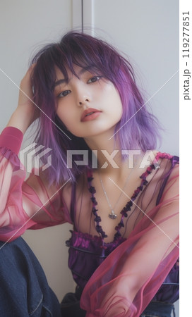 若い女性のポートレート 119277851