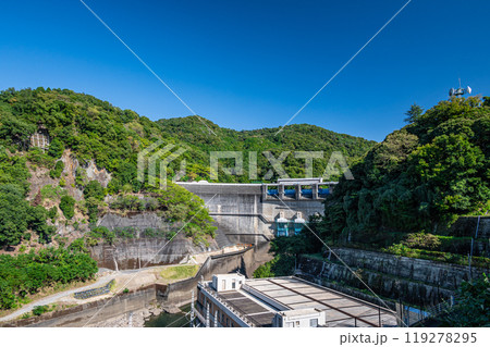 天ケ瀬ダムと関西電力天ケ瀬発電所　京都府宇治市 119278295