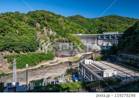 天ケ瀬ダムと関西電力天ケ瀬発電所　京都府宇治市 119278298