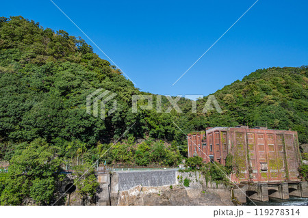 天ケ瀬ダム下の遺構　旧宇治川電気志津川発電所跡　京都府宇治市 119278314