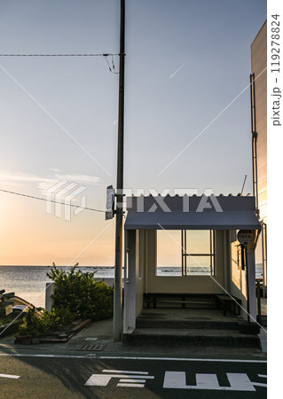 葉山町真名瀬のバス停 119278824