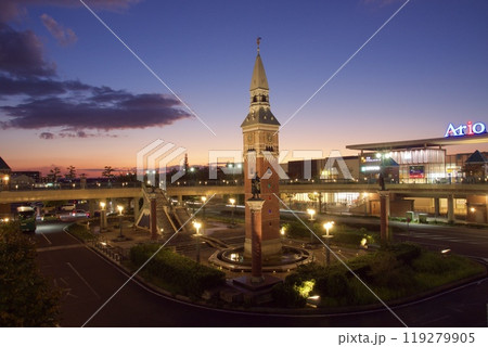 倉敷駅前の風景　夜景　黄昏時　岡山観光　インバウンド 119279905
