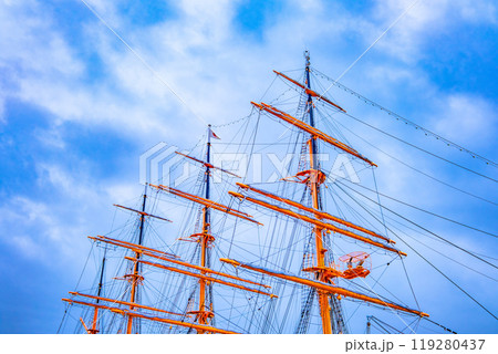 海王丸のマスト 119280437
