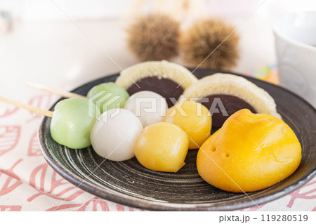 お月見の和菓子盛り合わせ お月見の和菓子盛り合わせ 119280519
