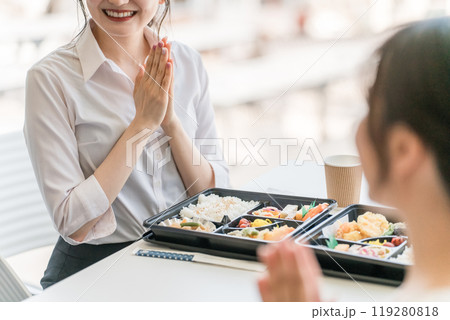 会議で出される仕出し弁当・福利厚生・ケータリング・デリバリー・社員食堂・社内カフェ・食事委託弁当,  119280818