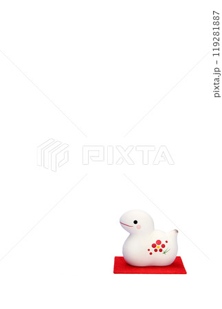 へび　巳年　年賀素材　はがきサイズ　年賀状 119281887