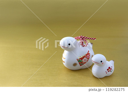 へび　巳年　年賀状　大サイズ トリミングok　ポスター 119282275