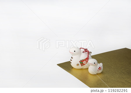 へび　巳年　年賀状　大サイズ トリミングok　ポスター 119282291