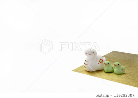 へび　巳年　年賀状　大サイズ トリミングok　ポスター 119282307