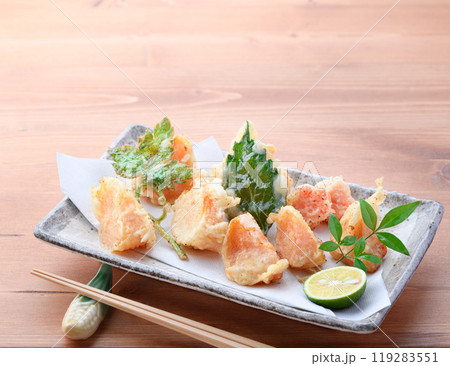 秋の味覚 柿の天婦羅 119283551