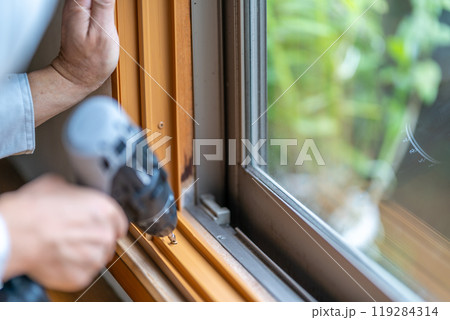 内窓　二重窓　断熱　インナーサッシ　設置工事 119284314