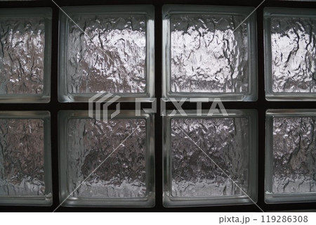 明り取りの四角いブロックガラス3 明り取りの四角いブロックガラス3 119286308