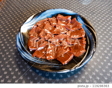 熊本の郷土料理の馬のレバ刺し 熊本の郷土料理の馬のレバ刺し 119286363