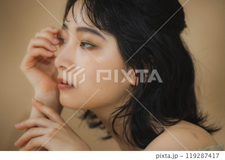 秋色メイクの女性 秋色メイクの女性 119287417