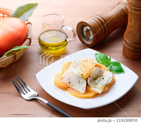 柿と大根のサラダ （ レモンペッパードレッシング仕立て ） 119289050