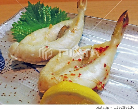 甘みと旨みがたっぷり、ふっくらと焼きあがった小フグの一夜干しの写真 甘みと旨みがたっぷり、ふっくらと焼きあがった小フグの一夜干しの写真 119289130