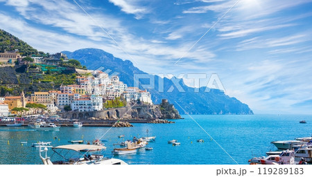 Beautiful Amalfi on hills leading down to coast, Campania, Italy 119289183