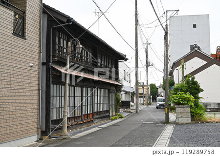 古い建物が残る栃木市の街並み【栃木県栃木市】 古い建物が残る栃木市の街並み【栃木県栃木市】 119289758