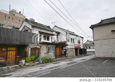 古い建物が残る栃木市の街並み【栃木県栃木市】 古い建物が残る栃木市の街並み【栃木県栃木市】 119289766