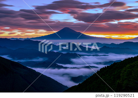 清水吉原から望む朝焼け空と雲海に富士山 清水吉原から望む朝焼け空と雲海に富士山 119290521