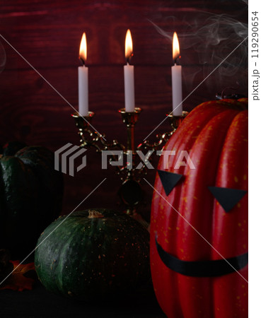 キャンドルに照らされたハロウィン イメージ 119290654