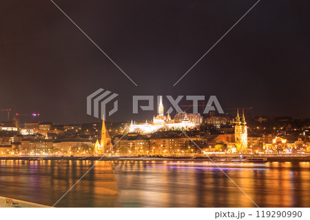 Night cityscape of Budapest, Hungary Night cityscape of Budapest, Hungary 119290990