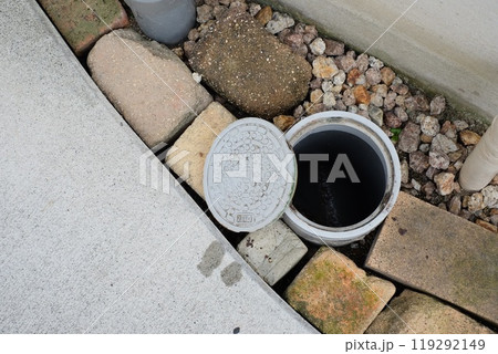 庭の汚水枡 119292149