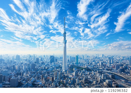 東京の新しいシンボルタワーと広がる空 119296382