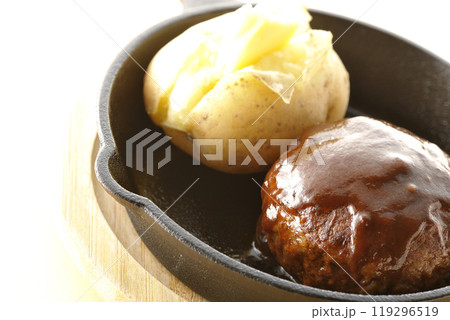 ハンバーグとじゃがバター ハンバーグとじゃがバター 119296519
