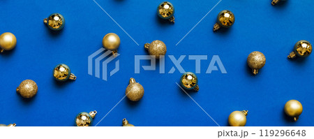 Christmas composition. a pattern of christmas balls on colored background. Flat lay, top view New year decor 119296648