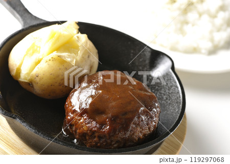 ハンバーグとじゃがバターとライスのセット ハンバーグとじゃがバターとライスのセット 119297068