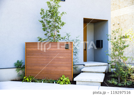 家の玄関 119297516